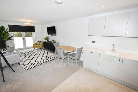 2 bedroom flat for sale, Canvey Island SS8