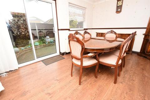 2 bedroom bungalow for sale, Canvey Island SS8