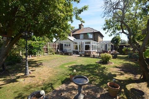 3 bedroom semi-detached house for sale, Canvey Island SS8