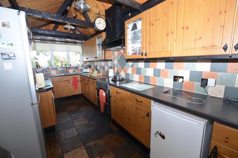 3 bedroom semi-detached house for sale, Canvey Island SS8