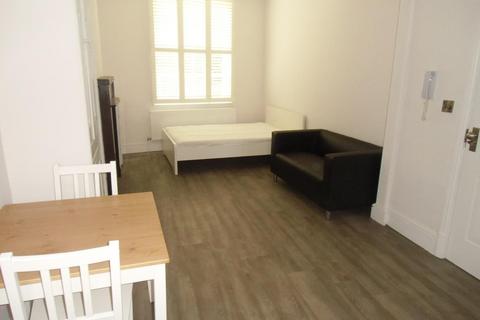 Studio to rent, Talbot Lane, Leicester