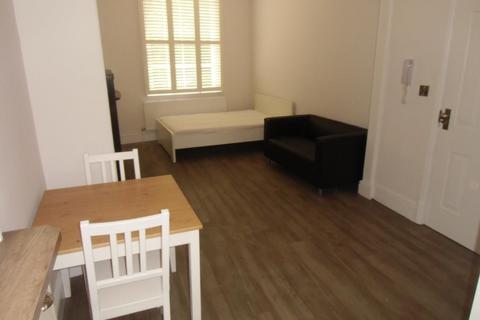 Studio to rent, Talbot Lane, Leicester