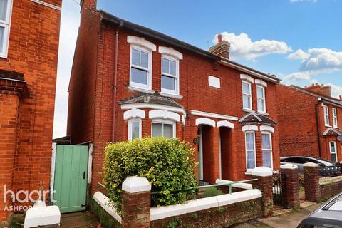 2 bedroom semi-detached house for sale, Christchurch Road, Ashford