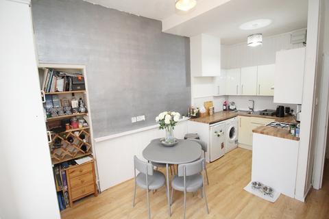 3 bedroom flat for sale, Leven Street, Renton G82