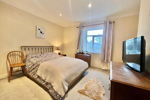 2 bedroom cottage for sale, Barwick in Elmet, The Cross, Leeds, LS15