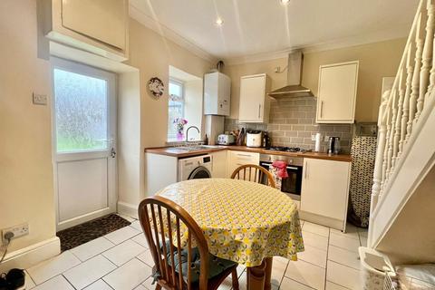 2 bedroom cottage for sale, Barwick in Elmet, The Cross, Leeds, LS15