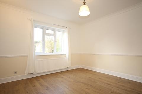 3 bedroom semi-detached house to rent, West End, Woking GU24