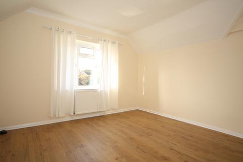 3 bedroom semi-detached house to rent, West End, Woking GU24