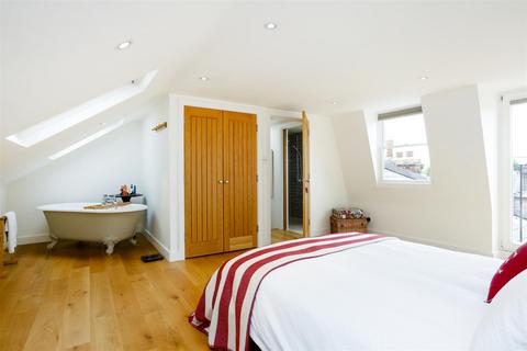 119 Durham Road, London, SW20 0DF