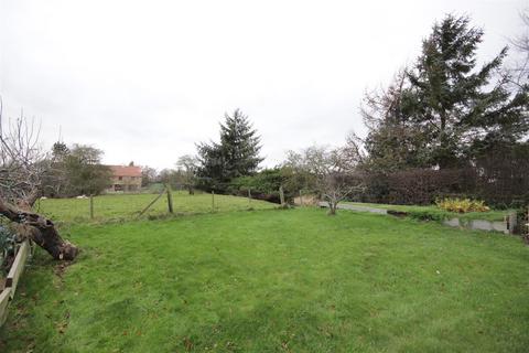 White Cottage Aldbrough Road, Withernwick, Hull, HU11 4TF