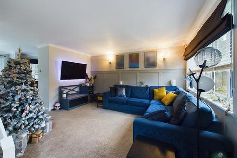 19 Tintern Road, Crawley, RH11 8NG