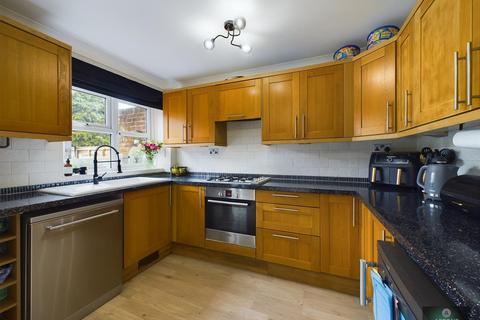 19 Tintern Road, Crawley, RH11 8NG