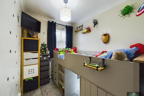 19 Tintern Road, Crawley, RH11 8NG