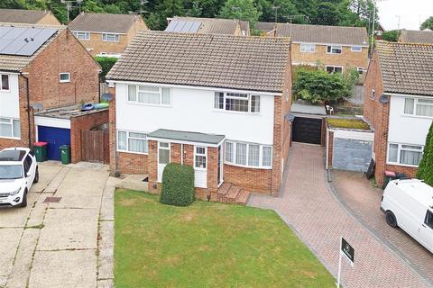 2 bedroom semi-detached house for sale, Tintern Road, Gossops Green RH11