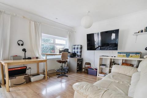 2 bedroom flat for sale, High Wycombe,  Buckinghamshire,  HP13