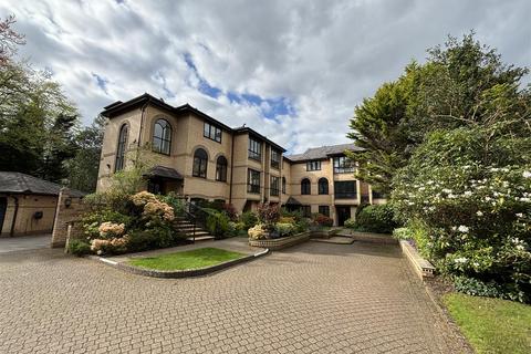 3 bedroom townhouse to rent, Devisdale Road, Altrincham