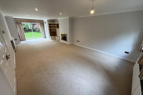 3 bedroom townhouse to rent, Devisdale Road, Altrincham