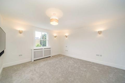 3 bedroom maisonette for sale, The Grove, London W5