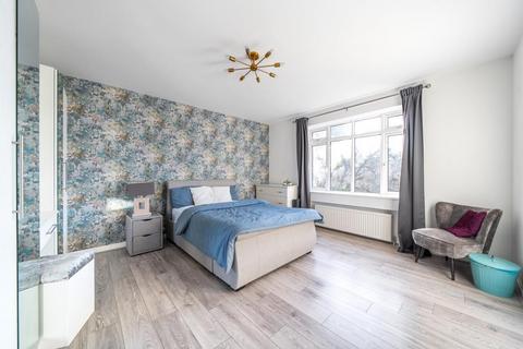 3 bedroom flat for sale, Brondesbury Park, Brent