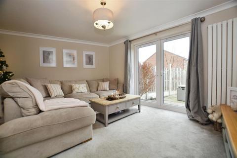 3 bedroom semi-detached house for sale, Pochard Drive, Scunthorpe