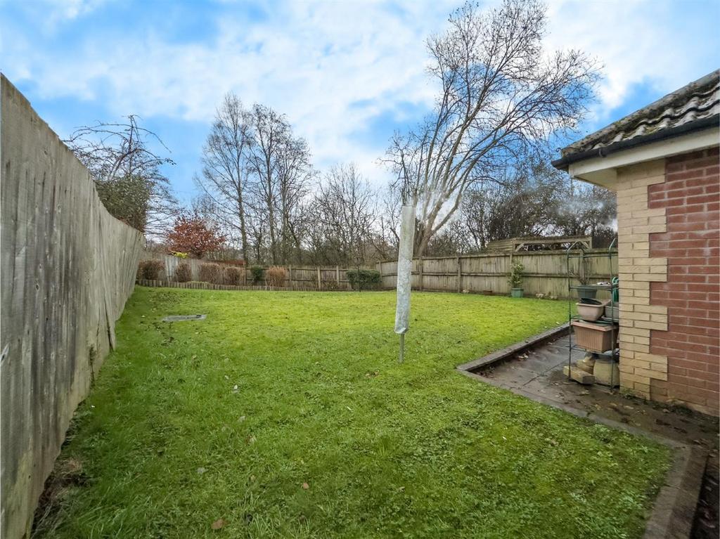 37 Birch Grove 4.jpg