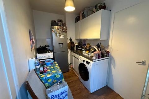 Studio to rent, St Ann's Road, Tottenham, London