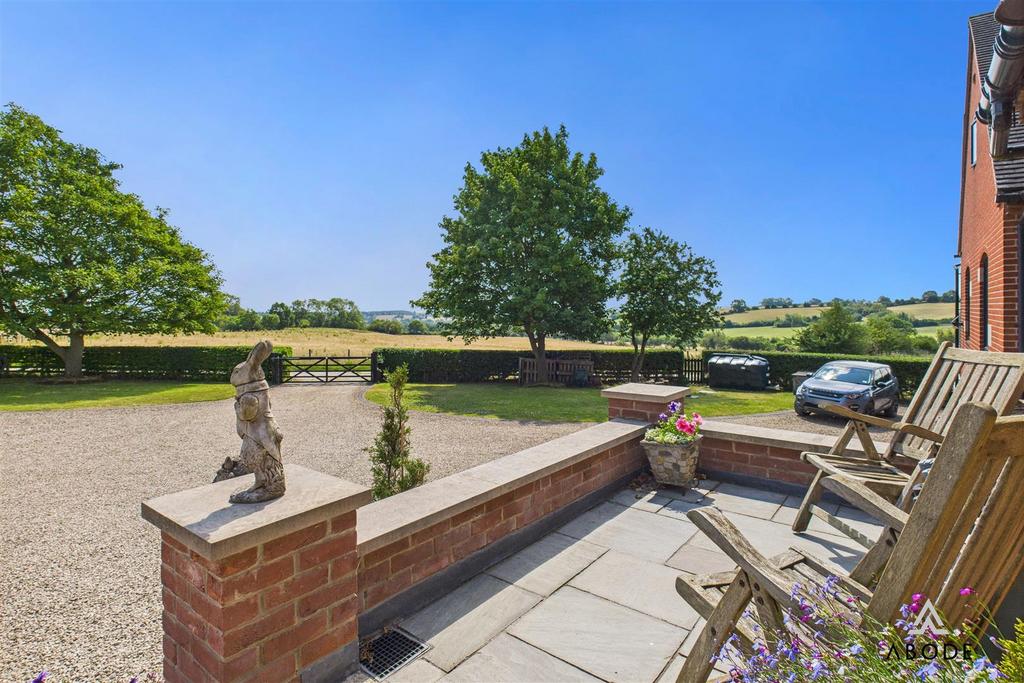 CAM03473 G0-PR0408-STILL009.jpg