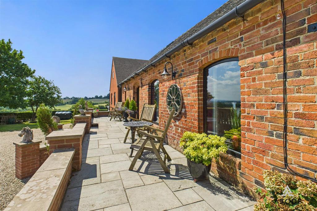 CAM03473 G0-PR0408-STILL011.jpg