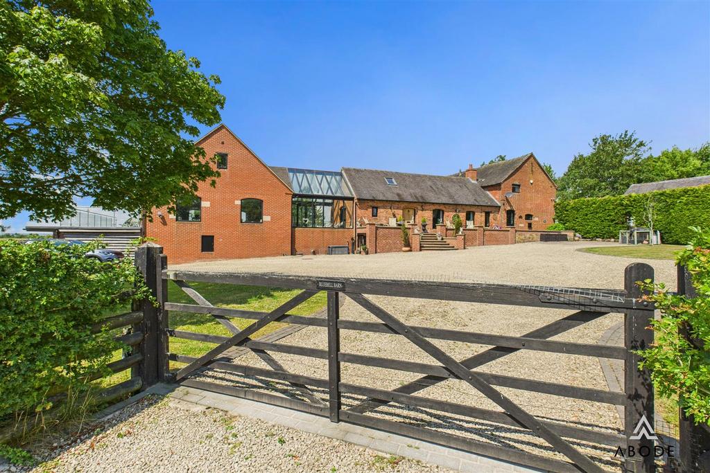 CAM03473 G0-PR0408-STILL016.jpg