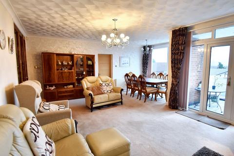 2 bedroom apartment for sale, Ringley Drive, Whitefield, M45