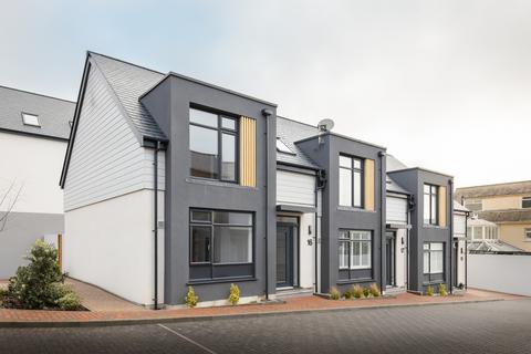 2 bedroom semi-detached house for sale, Rue de Bas Courtils, St. Sampson, Guernsey