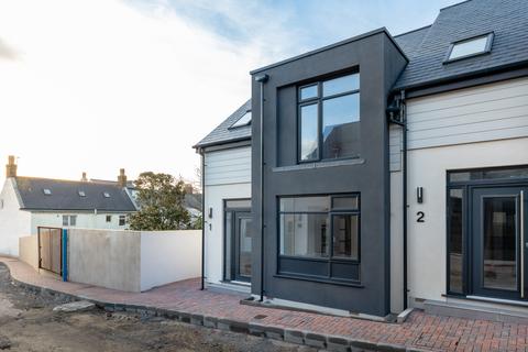 2 bedroom semi-detached house for sale, Rue de Bas Courtils, St. Sampson, Guernsey