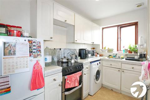 2 bedroom flat for sale, Hattersfield Close, Belvedere, Kent, DA17