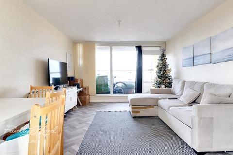 2 bedroom flat to rent, 57 Priestman Point, Bow