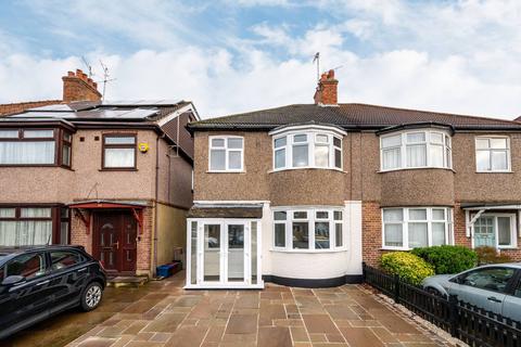 3 bedroom semi-detached house to rent, Kneller Gardens, Isleworth, TW7