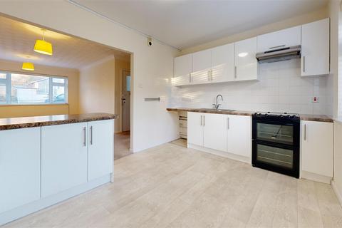 2 bedroom flat for sale, Oakbury Drive, Weymouth