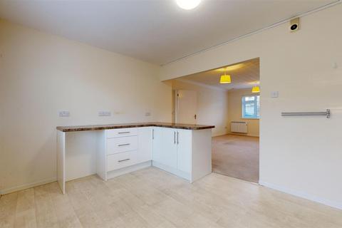 2 bedroom flat for sale, Oakbury Drive, Weymouth