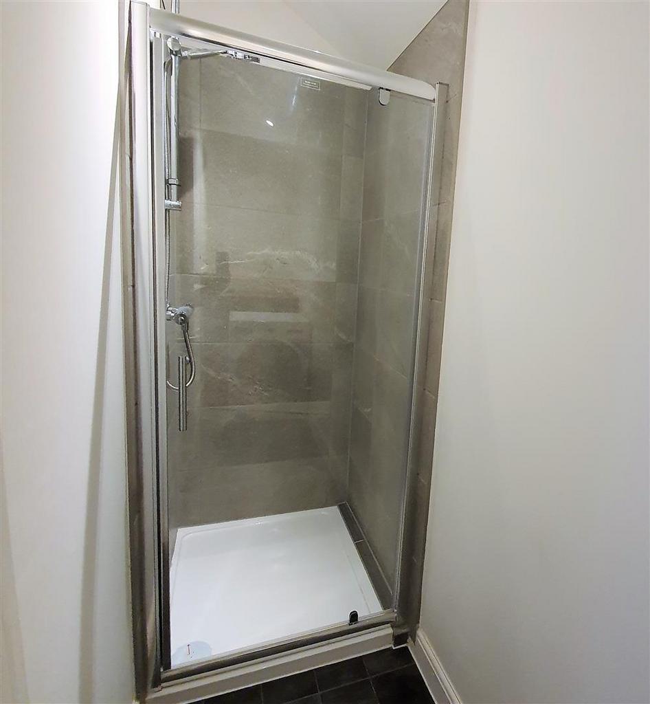 Arcade Street shower room.jpg