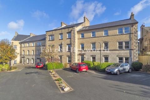 2 bedroom flat for sale, Henry Street, Lancaster LA1