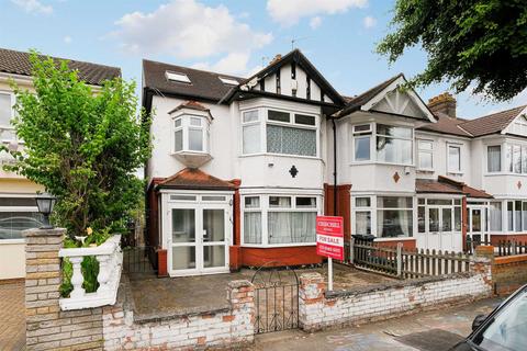 5 bedroom end of terrace house for sale, Corbett Road, Wanstead