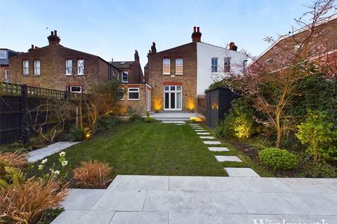 5 bedroom semi-detached house to rent, Courtfield Gardens, London, W13