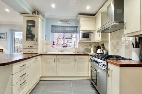 4 bedroom detached house for sale, Gloucester Drive, Basingstoke, Hampshire