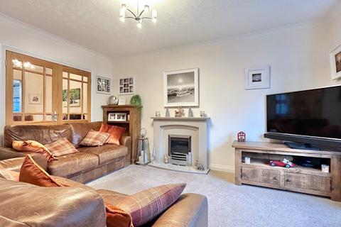 4 bedroom detached house for sale, Gloucester Drive, Basingstoke, Hampshire