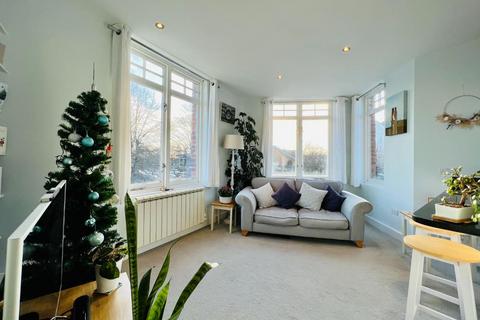 1 bedroom flat for sale, DOUGLAS AVENUE, HYTHE