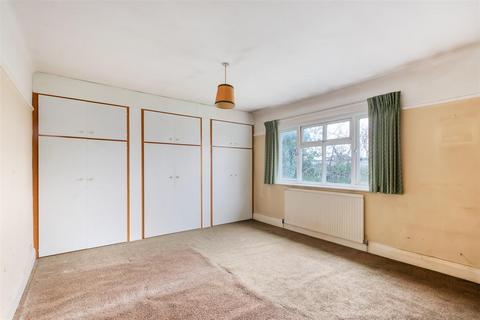38 Bodley Road, New Malden, KT3 5QE