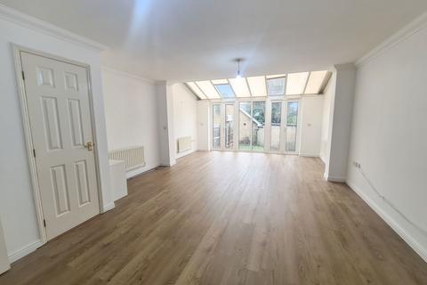 3 bedroom end of terrace house to rent, Kingfisher Drive, Greenhithe DA9