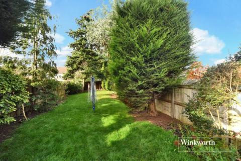 4 bedroom end of terrace house for sale, Caldbeck Avenue, Worcester Park, KT4