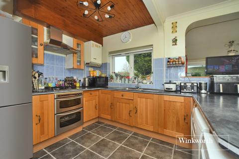 4 bedroom end of terrace house for sale, Caldbeck Avenue, Worcester Park, KT4