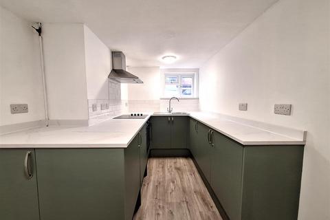 Studio to rent, Eastern Avenue, Reading