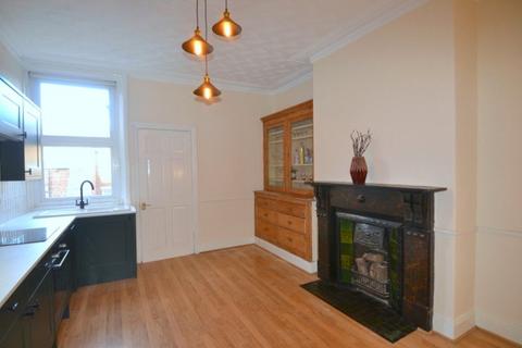 2 bedroom apartment to rent, Queen Alexandra Road, North Shields, NE29